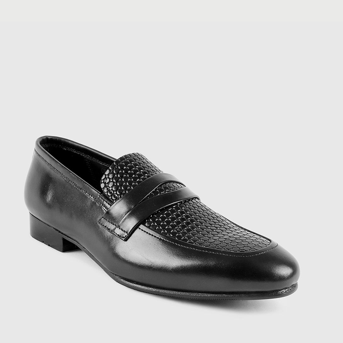 Comfortable black men’s slip-on shoes – formal and premium style.